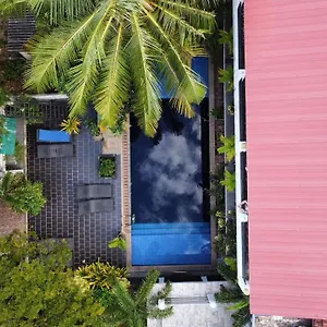 3* Pensión Serendib Village